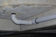 Installationsbohrung - Abwasserleitung im Kellergeschoss